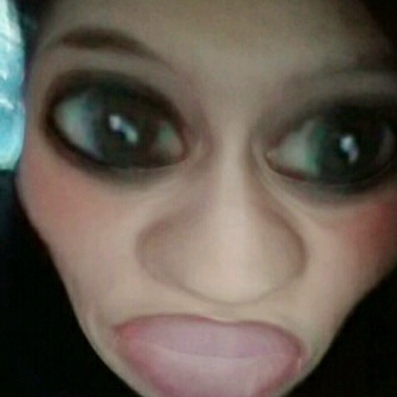 Meet your Posher, Courtney - Picture 1 of 1